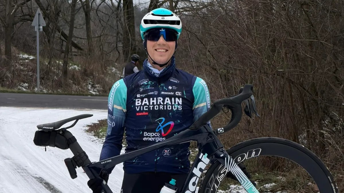 Már az új mezben pózol